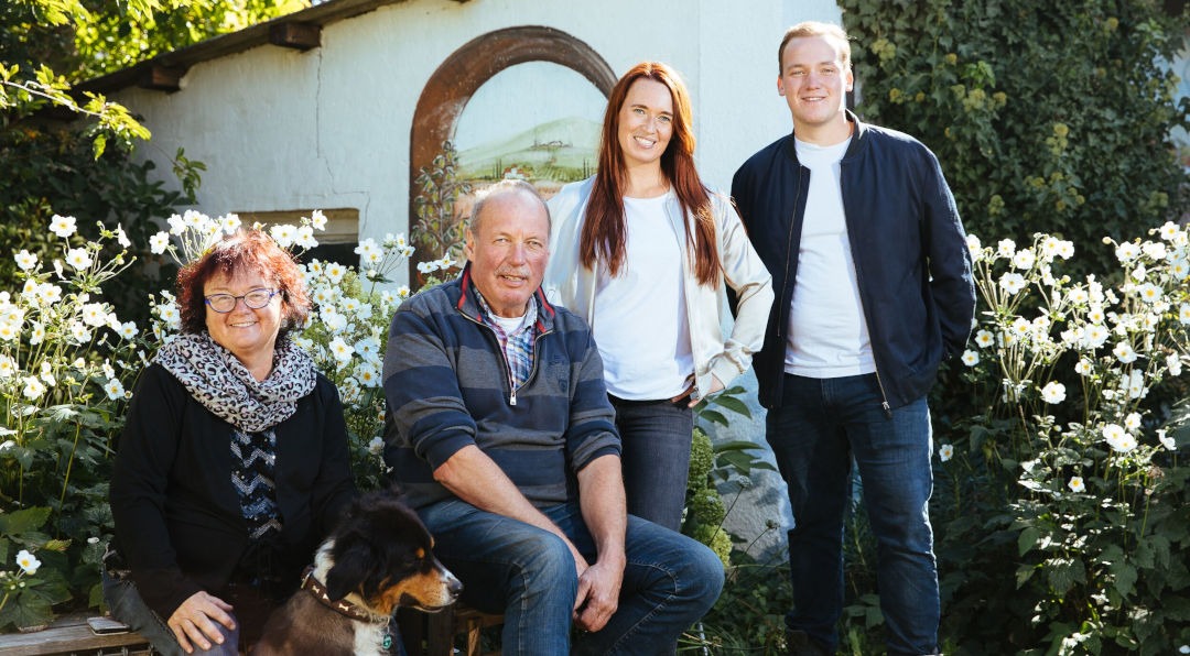 Julia Schittler mit Familie - Simone Becker-Schittler, Hans-Jürgen Schittler und Bruder Dominik